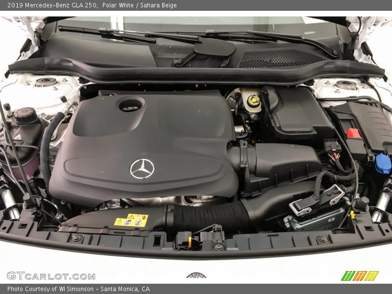 Polar White / Sahara Beige 2019 Mercedes-Benz GLA 250