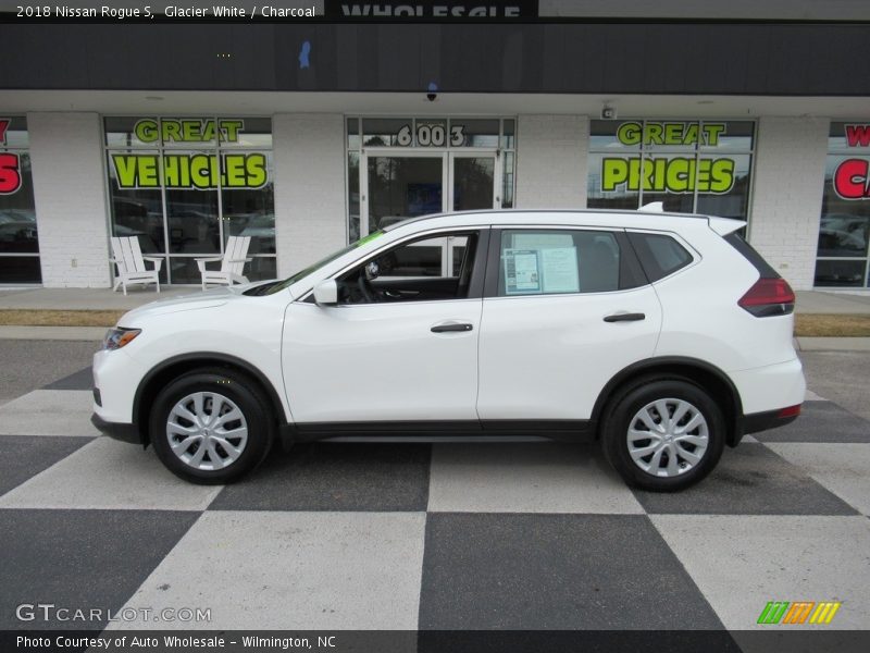 Glacier White / Charcoal 2018 Nissan Rogue S