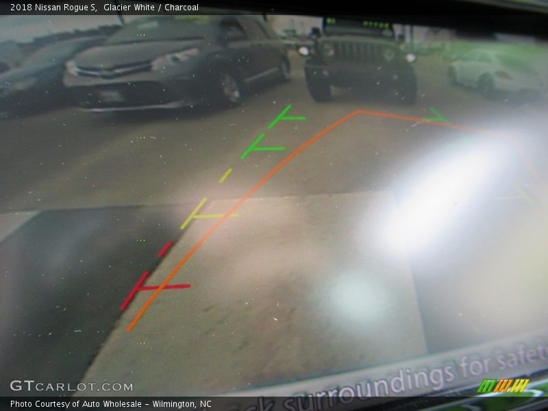 Glacier White / Charcoal 2018 Nissan Rogue S