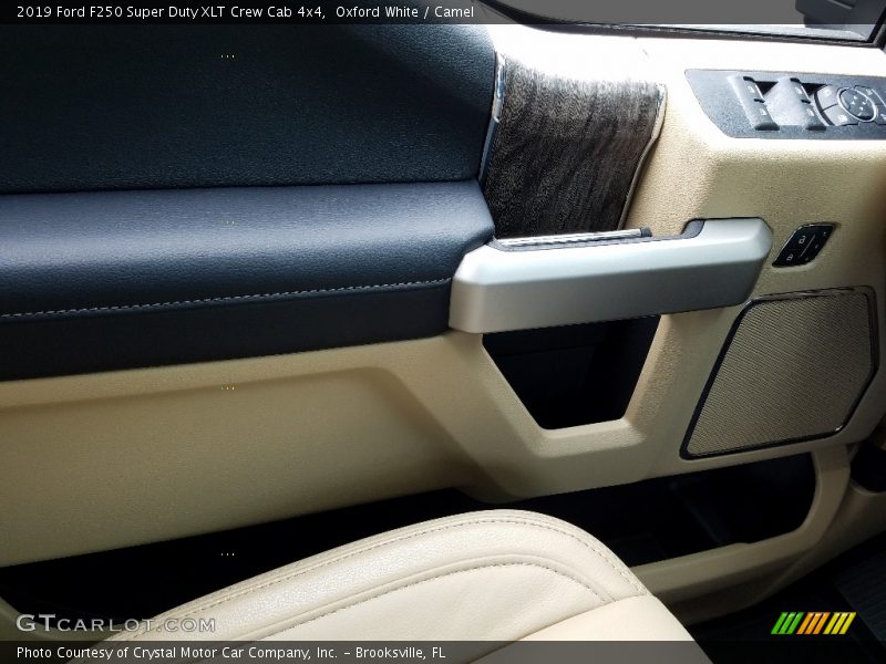 Oxford White / Camel 2019 Ford F250 Super Duty XLT Crew Cab 4x4
