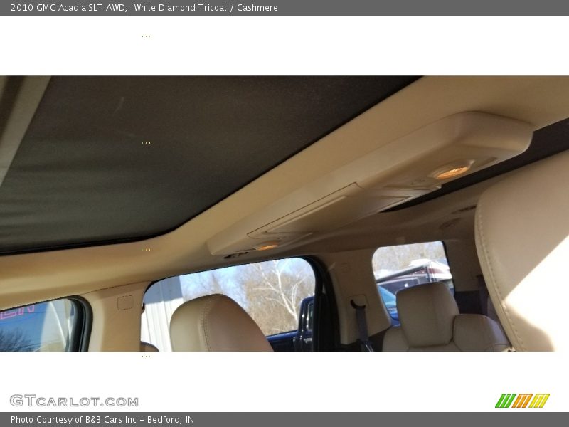 White Diamond Tricoat / Cashmere 2010 GMC Acadia SLT AWD