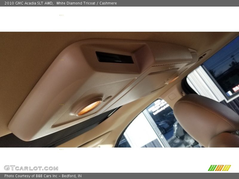 White Diamond Tricoat / Cashmere 2010 GMC Acadia SLT AWD