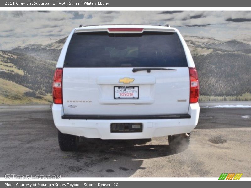 Summit White / Ebony 2011 Chevrolet Suburban LT 4x4