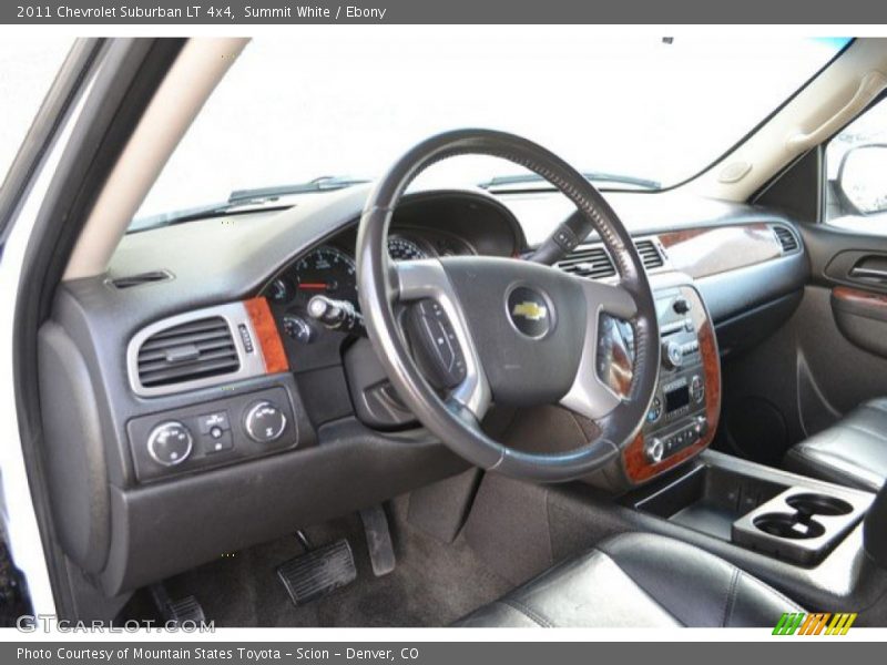 Summit White / Ebony 2011 Chevrolet Suburban LT 4x4