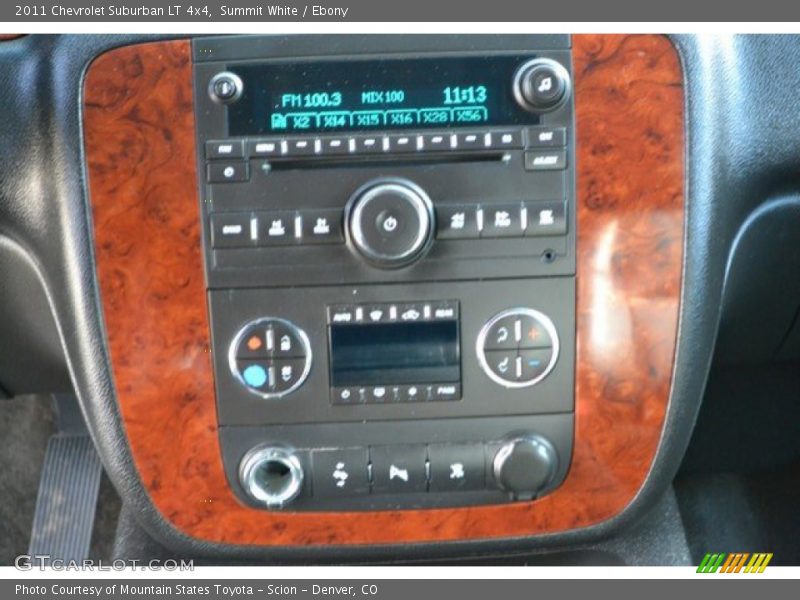 Summit White / Ebony 2011 Chevrolet Suburban LT 4x4