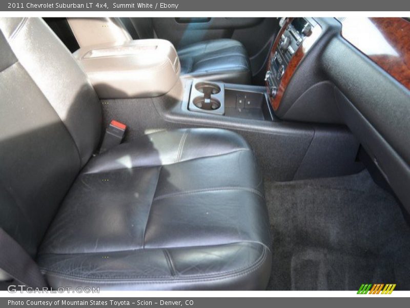 Summit White / Ebony 2011 Chevrolet Suburban LT 4x4