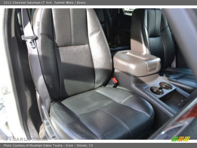 Summit White / Ebony 2011 Chevrolet Suburban LT 4x4