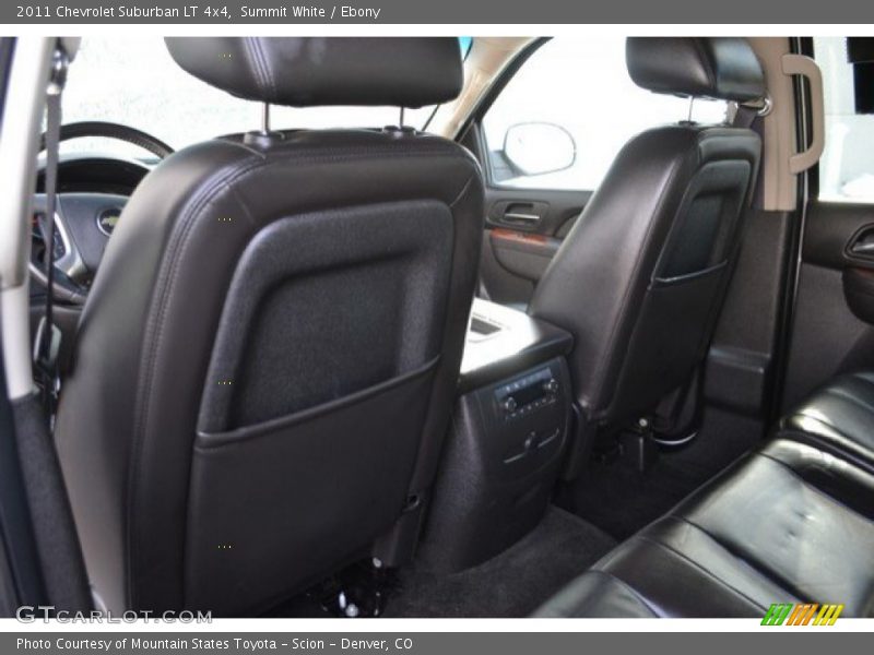 Summit White / Ebony 2011 Chevrolet Suburban LT 4x4