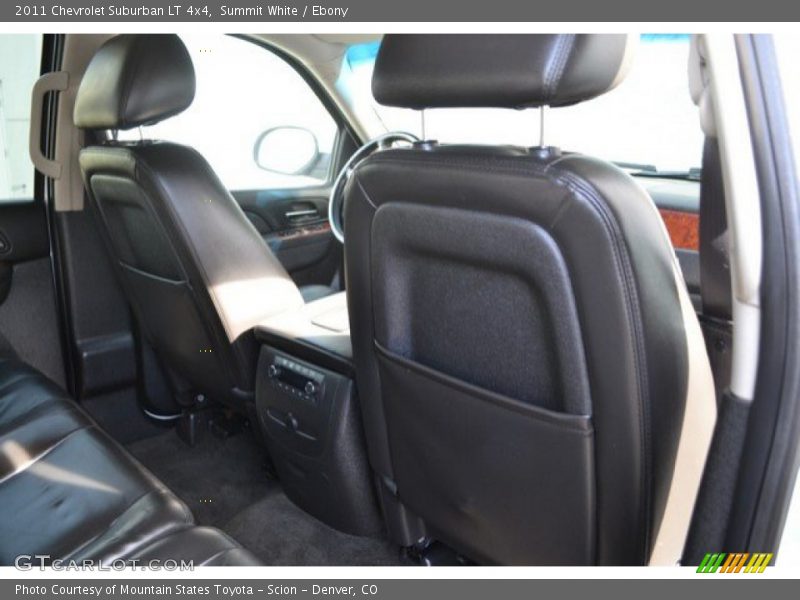 Summit White / Ebony 2011 Chevrolet Suburban LT 4x4
