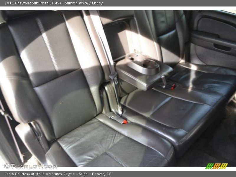 Summit White / Ebony 2011 Chevrolet Suburban LT 4x4