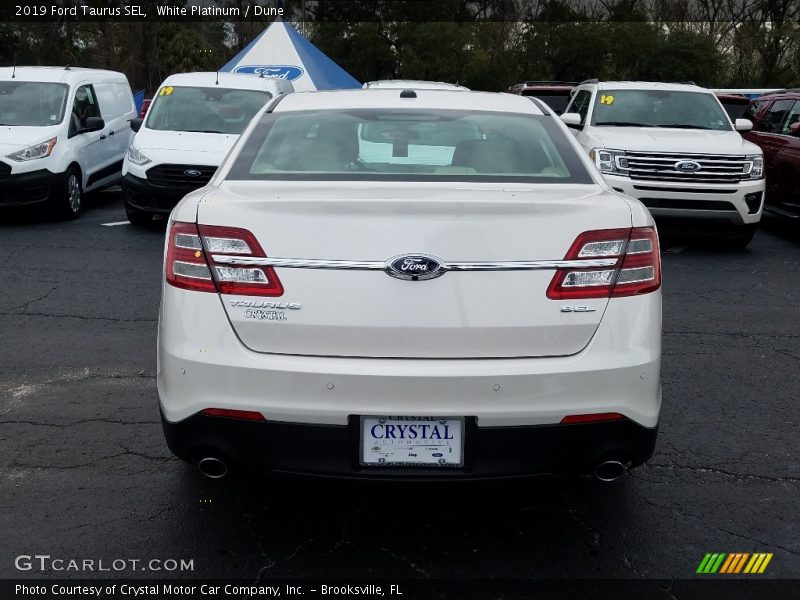 White Platinum / Dune 2019 Ford Taurus SEL