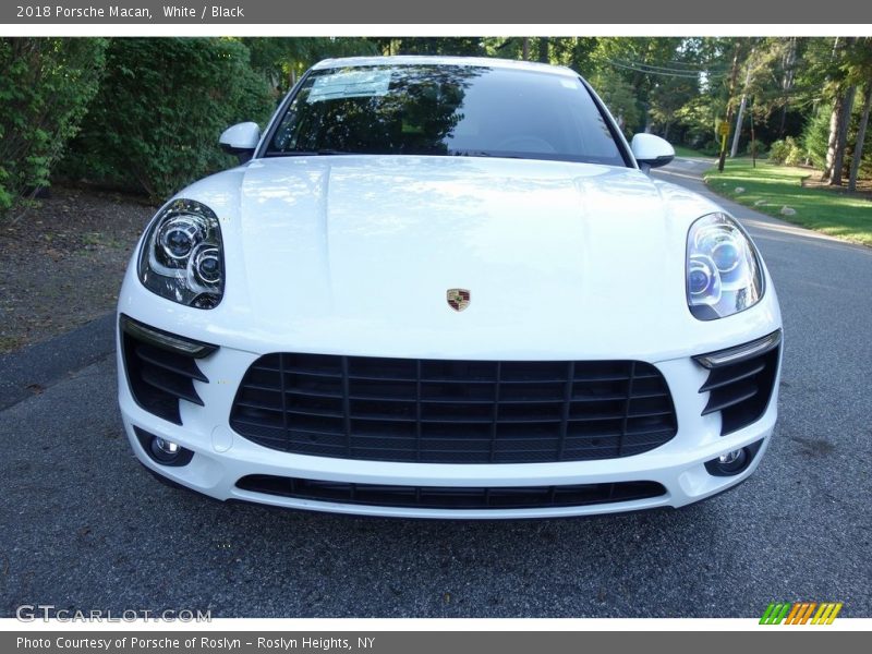 White / Black 2018 Porsche Macan