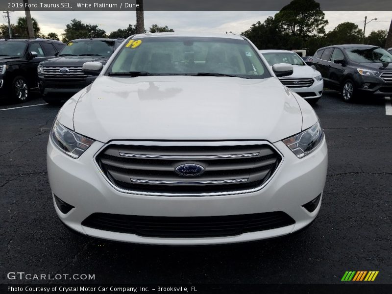 White Platinum / Dune 2019 Ford Taurus SEL