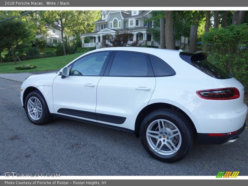 White / Black 2018 Porsche Macan