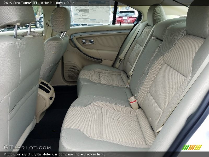 White Platinum / Dune 2019 Ford Taurus SEL