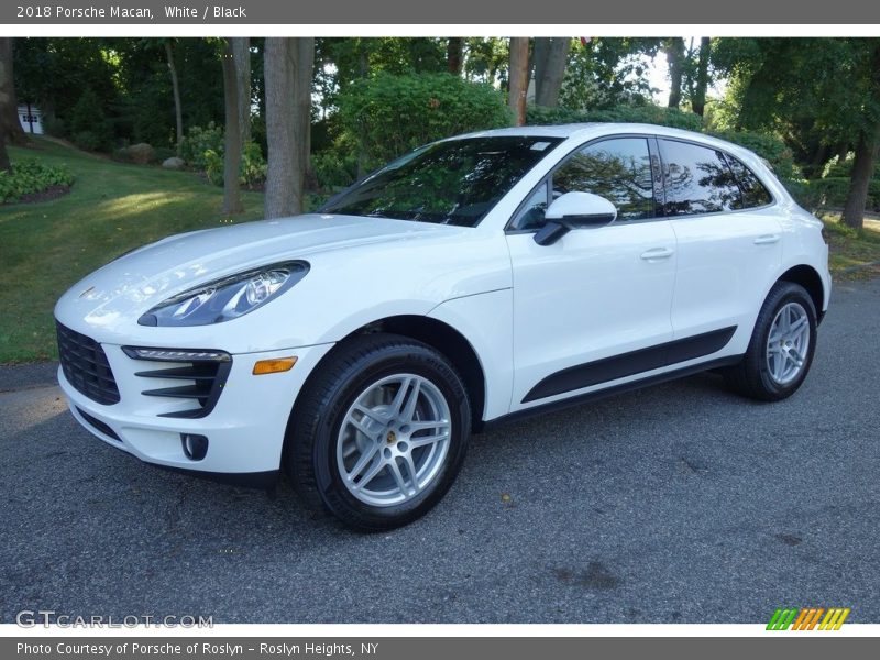 White / Black 2018 Porsche Macan