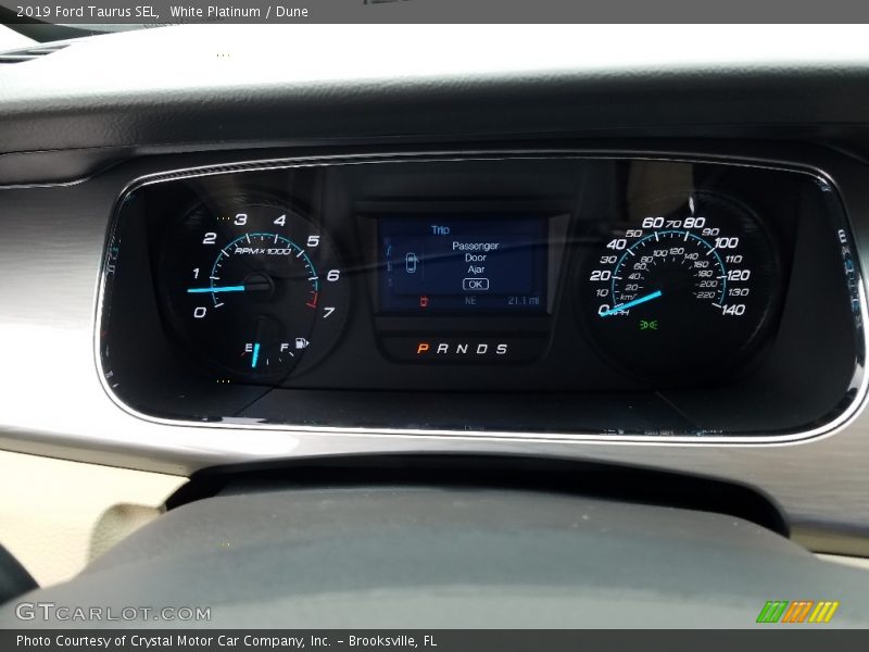 White Platinum / Dune 2019 Ford Taurus SEL