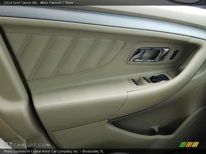 White Platinum / Dune 2019 Ford Taurus SEL