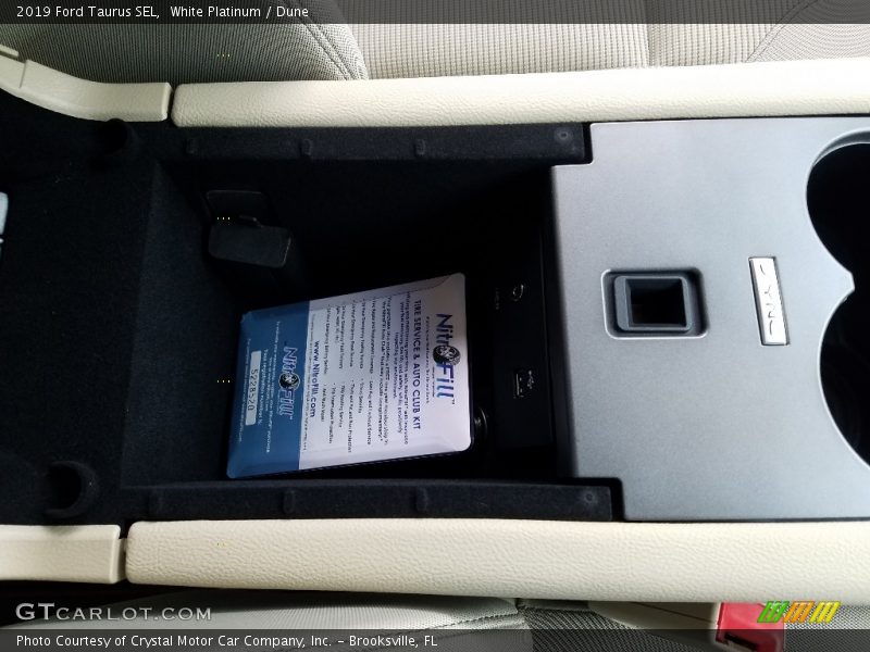 White Platinum / Dune 2019 Ford Taurus SEL