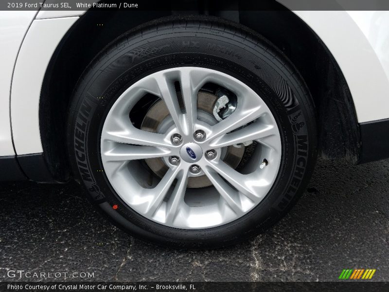 White Platinum / Dune 2019 Ford Taurus SEL