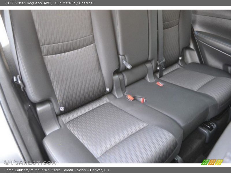 Gun Metallic / Charcoal 2017 Nissan Rogue SV AWD