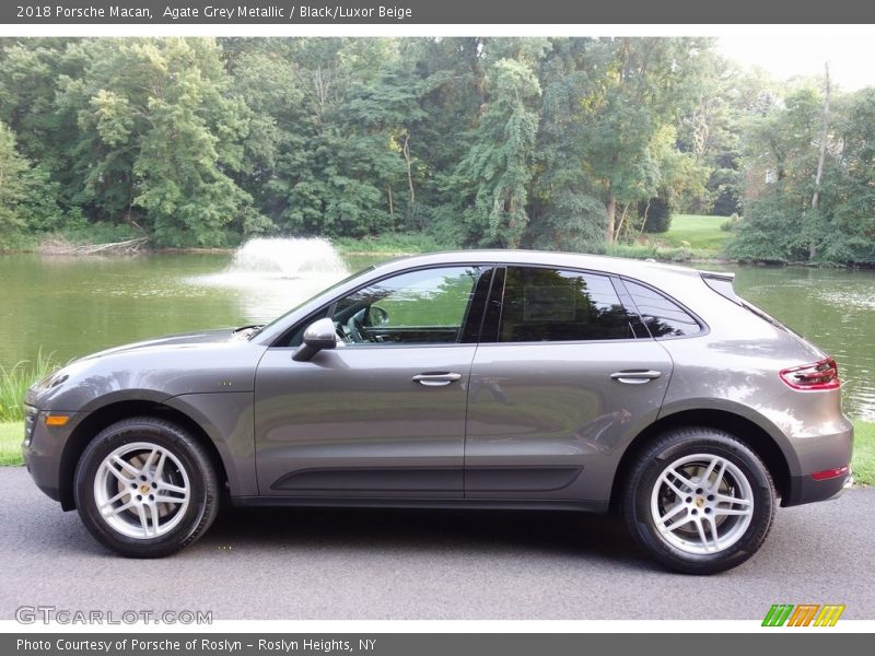 Agate Grey Metallic / Black/Luxor Beige 2018 Porsche Macan
