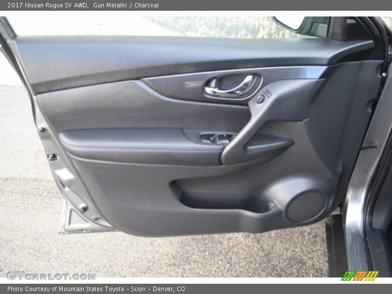 Gun Metallic / Charcoal 2017 Nissan Rogue SV AWD