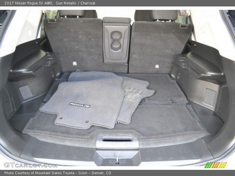 Gun Metallic / Charcoal 2017 Nissan Rogue SV AWD