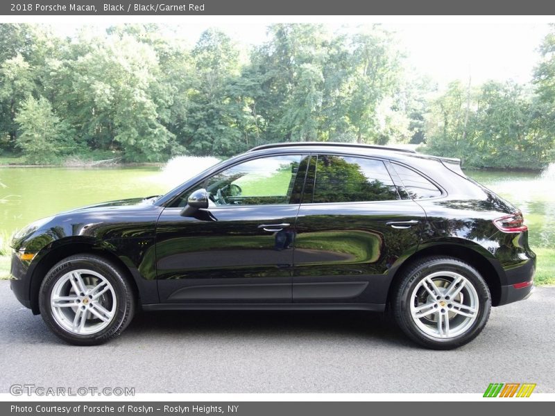 Black / Black/Garnet Red 2018 Porsche Macan