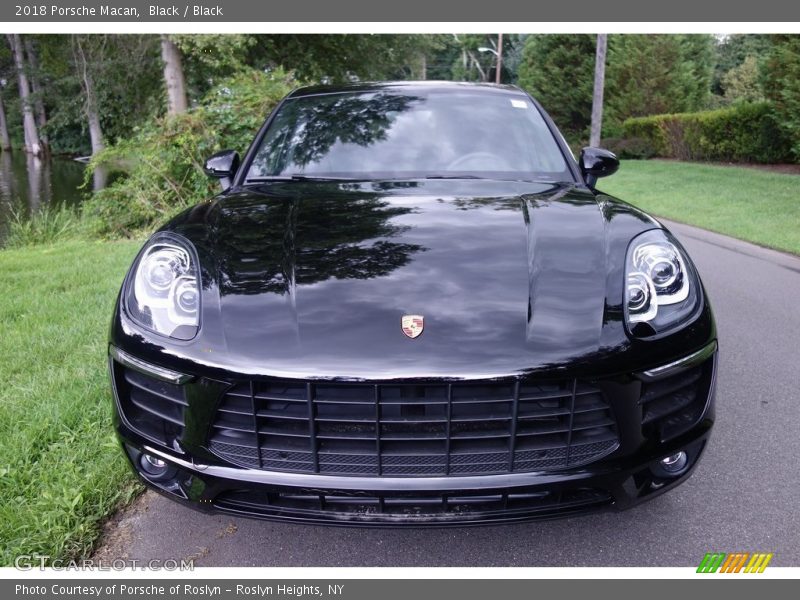 Black / Black 2018 Porsche Macan