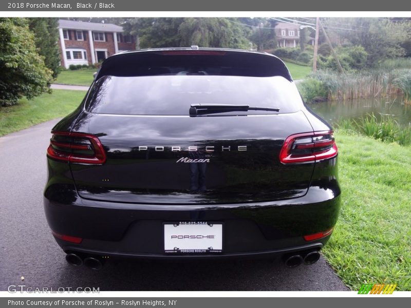 Black / Black 2018 Porsche Macan