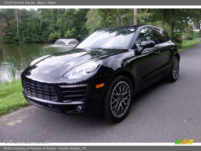 Black / Black 2018 Porsche Macan