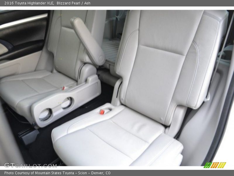 Blizzard Pearl / Ash 2016 Toyota Highlander XLE