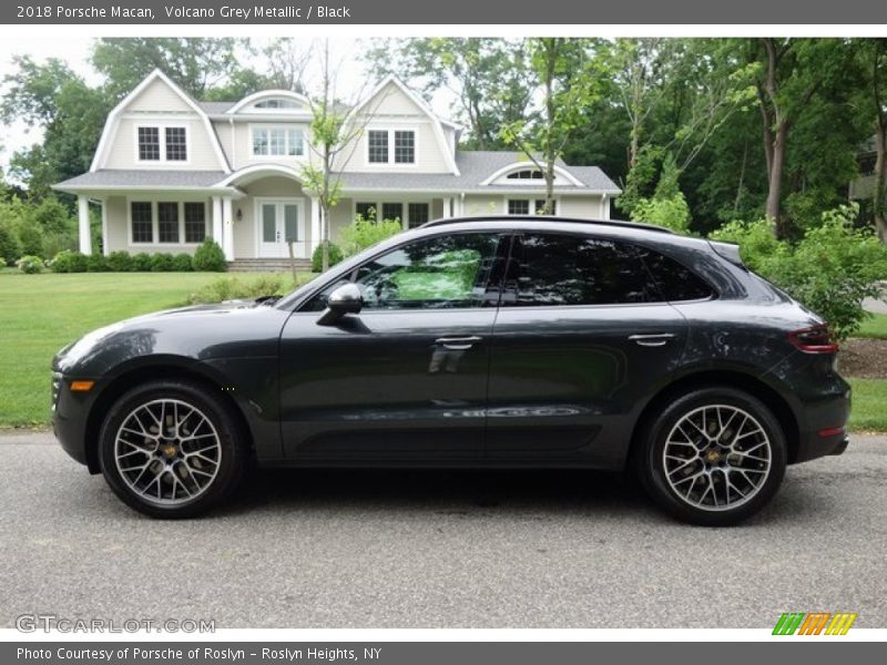 Volcano Grey Metallic / Black 2018 Porsche Macan