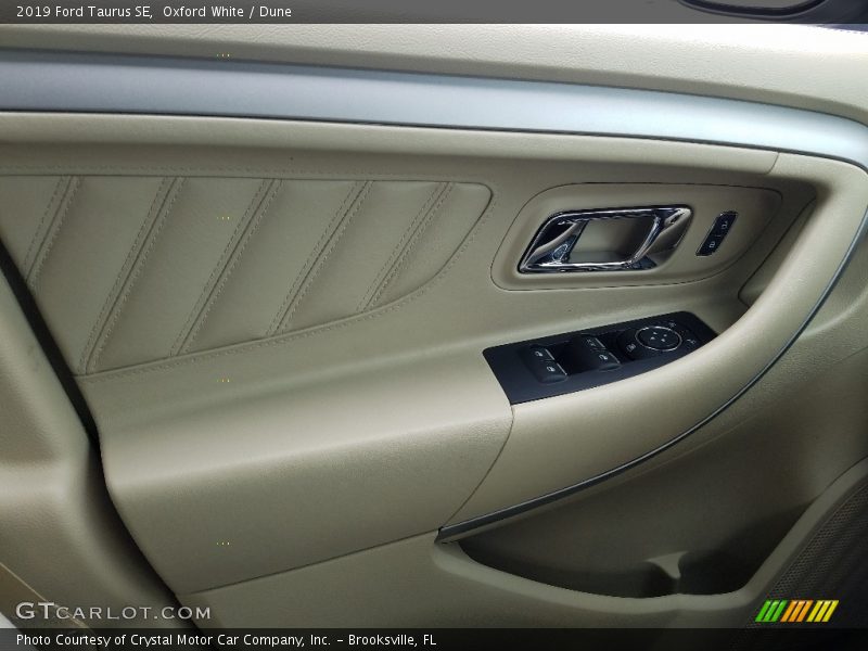 Door Panel of 2019 Taurus SE