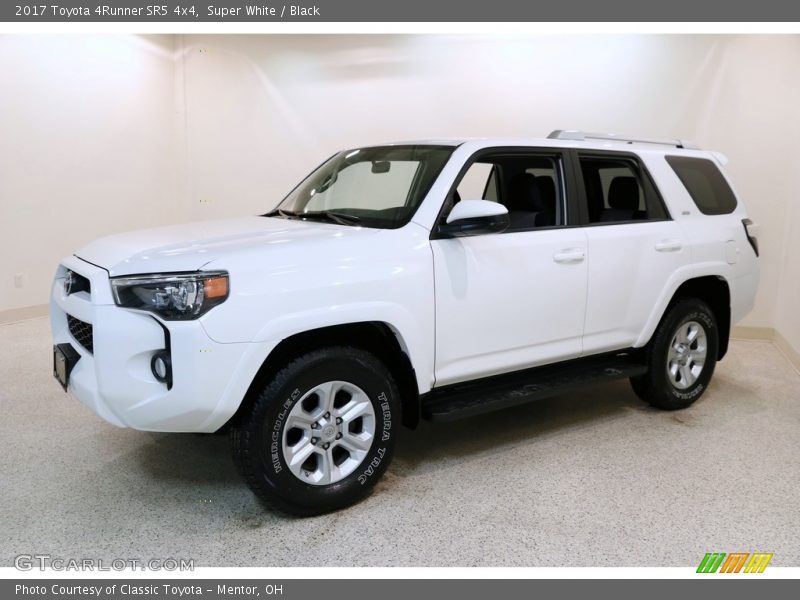 Super White / Black 2017 Toyota 4Runner SR5 4x4