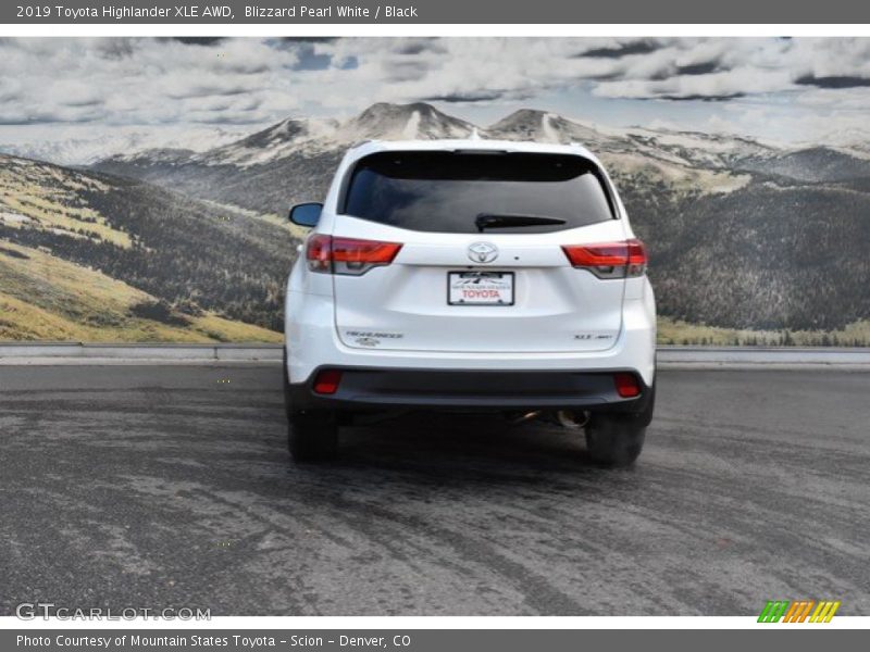 Blizzard Pearl White / Black 2019 Toyota Highlander XLE AWD