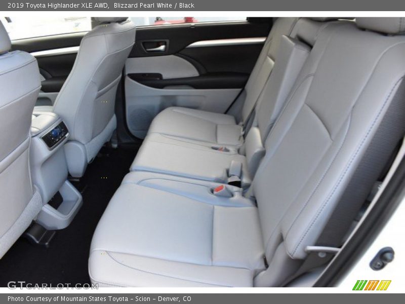 Blizzard Pearl White / Black 2019 Toyota Highlander XLE AWD