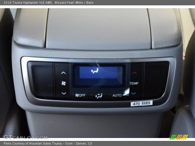 Blizzard Pearl White / Black 2019 Toyota Highlander XLE AWD