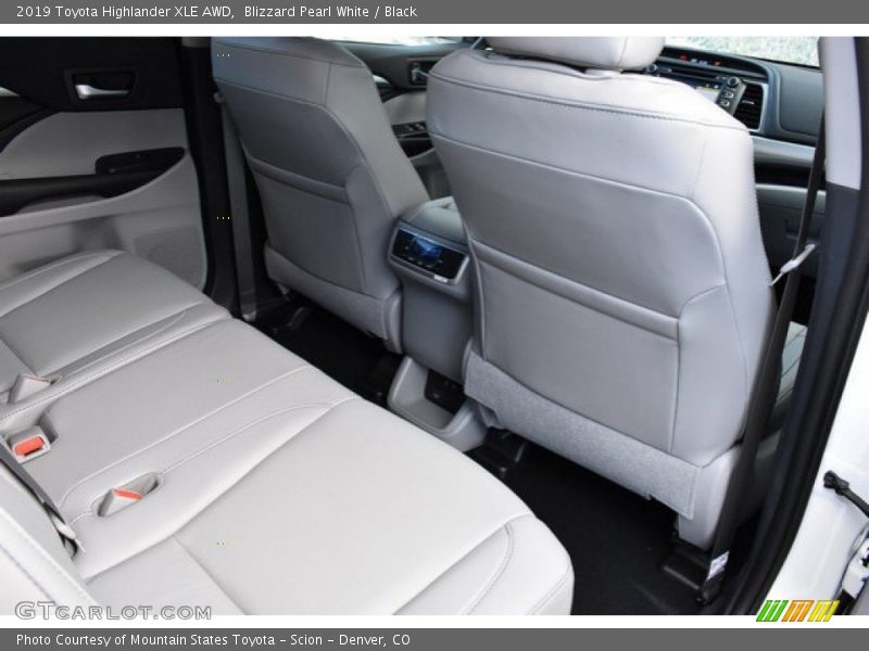 Blizzard Pearl White / Black 2019 Toyota Highlander XLE AWD