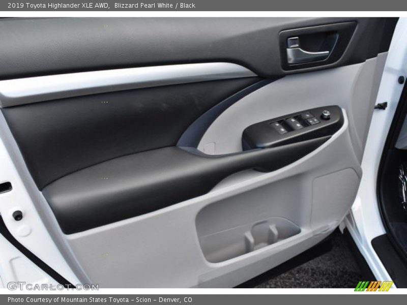 Blizzard Pearl White / Black 2019 Toyota Highlander XLE AWD