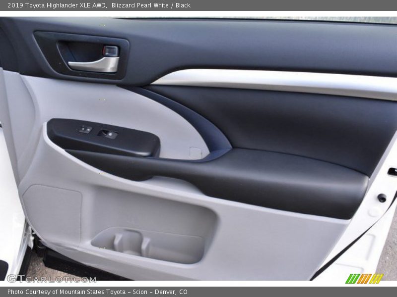 Blizzard Pearl White / Black 2019 Toyota Highlander XLE AWD