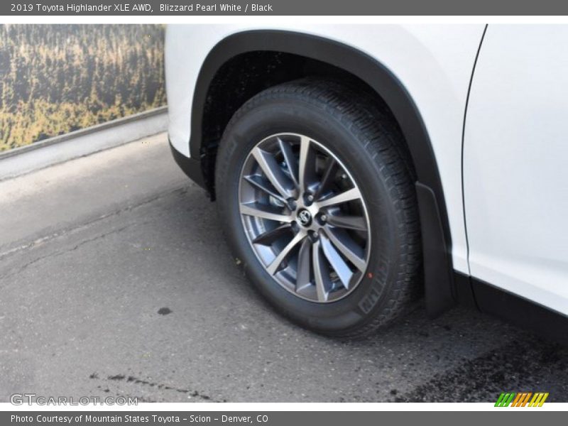 Blizzard Pearl White / Black 2019 Toyota Highlander XLE AWD