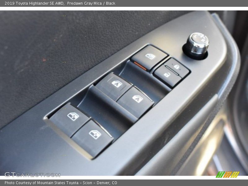 Predawn Gray Mica / Black 2019 Toyota Highlander SE AWD