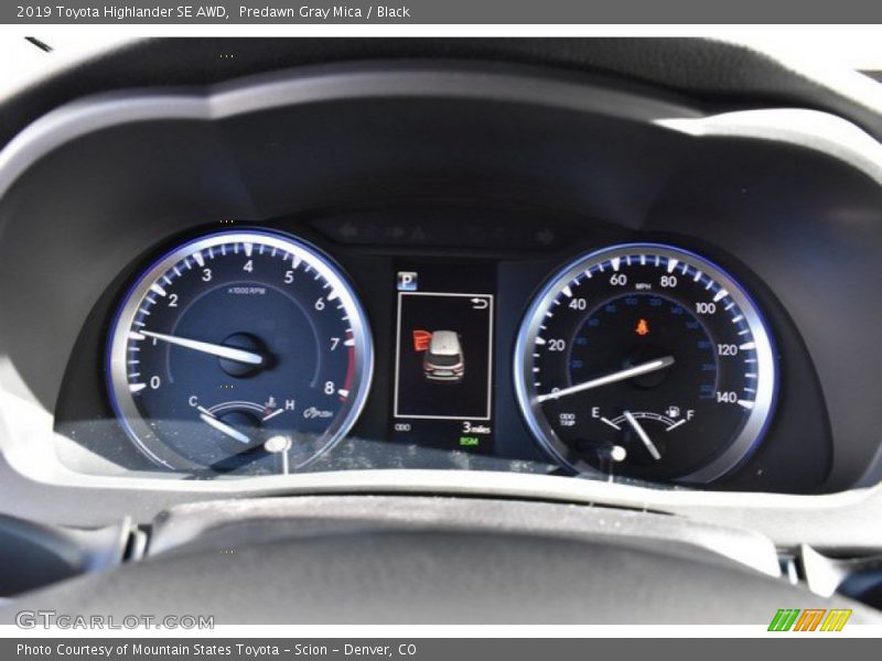 Predawn Gray Mica / Black 2019 Toyota Highlander SE AWD