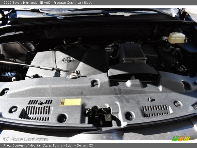 Predawn Gray Mica / Black 2019 Toyota Highlander SE AWD