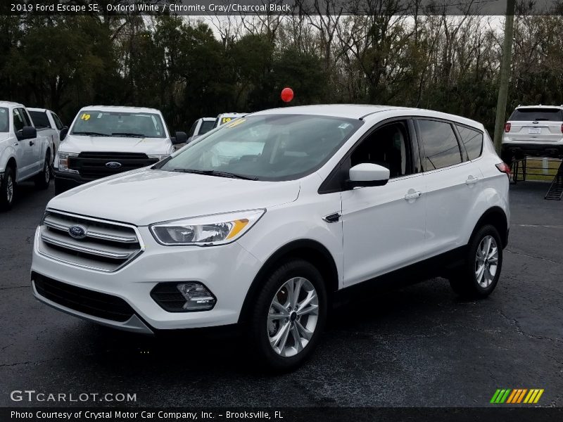 Oxford White / Chromite Gray/Charcoal Black 2019 Ford Escape SE