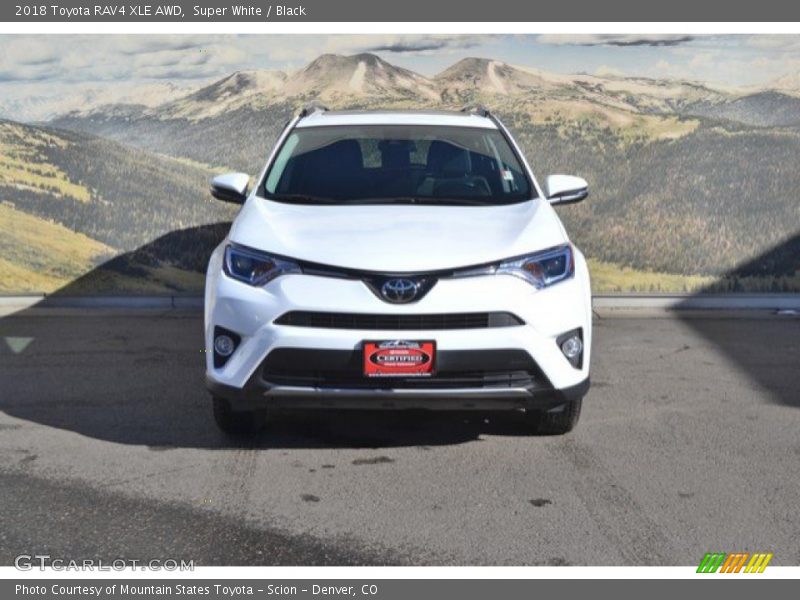 Super White / Black 2018 Toyota RAV4 XLE AWD
