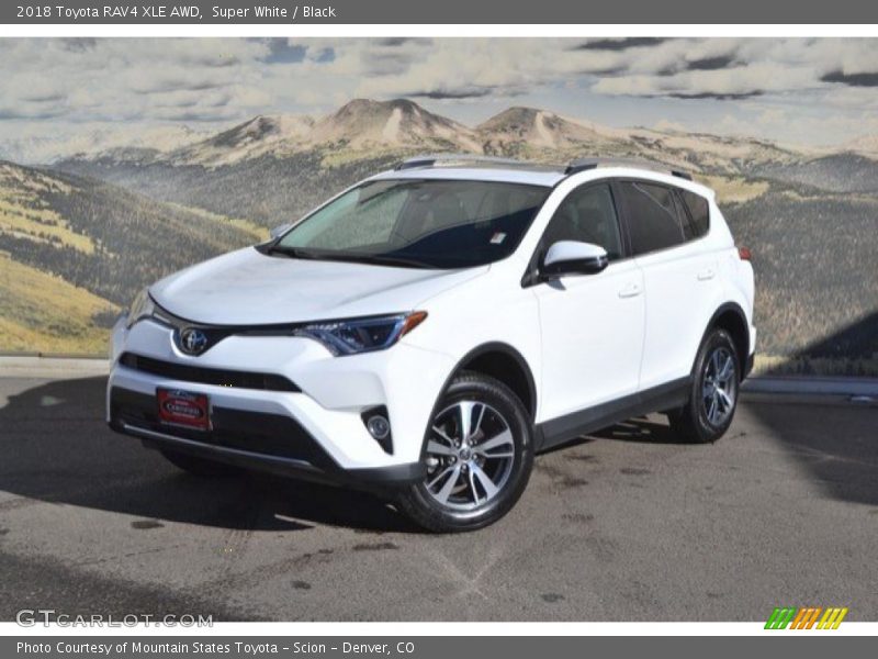 Super White / Black 2018 Toyota RAV4 XLE AWD