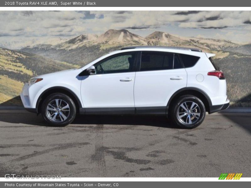 Super White / Black 2018 Toyota RAV4 XLE AWD